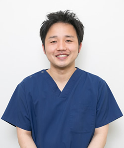 院長:岡本充浩